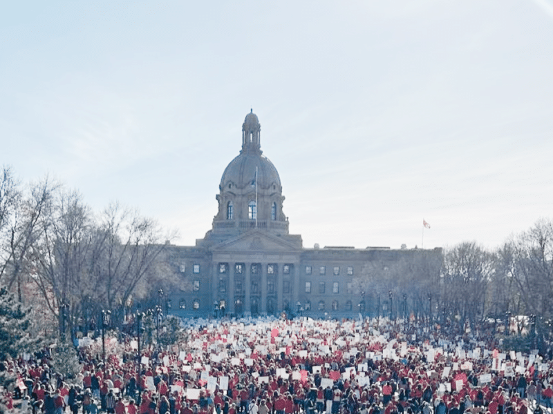 Alberta : le gouvernement bloque la grève des enseignant·es, les syndicats ripostent